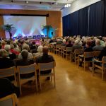 Yleis&ouml;&auml; odottamassa